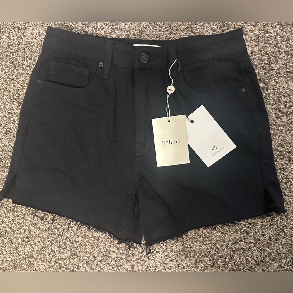 Bhome Hidden size medium black Sofie short